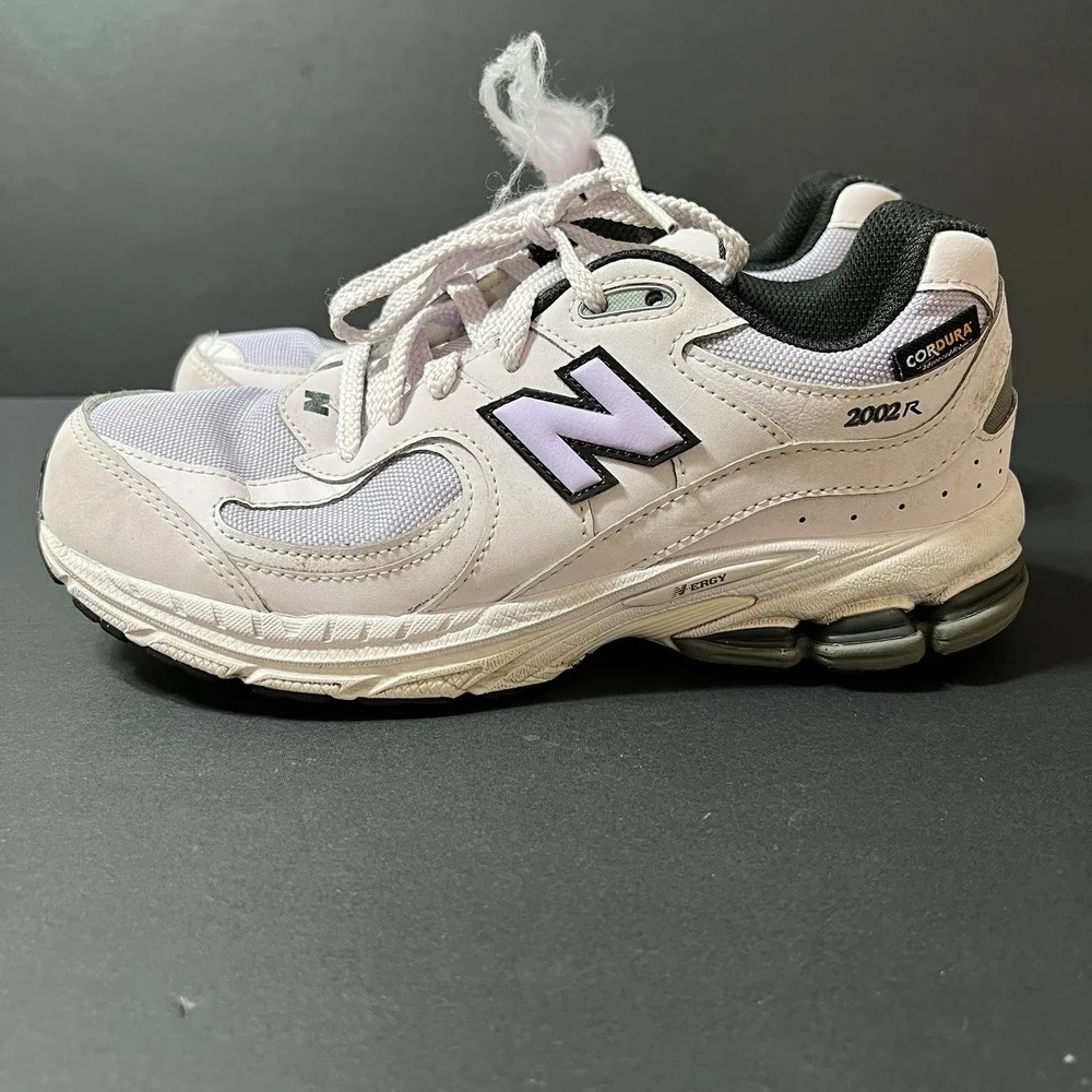New Balance 2002R Kids White Purple Cordura Running Shoes GC2002PL Size 6